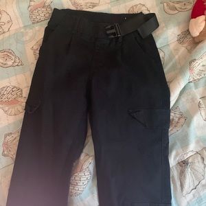 it’s really size 5, can’t fit no more, amazing condition, has clip belt, cargo